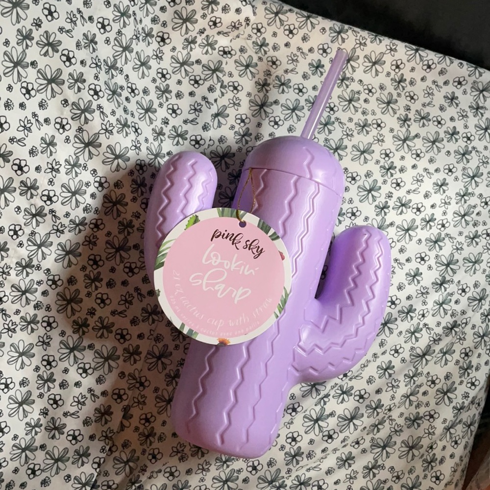 Purple cactus cup with straw 21oz